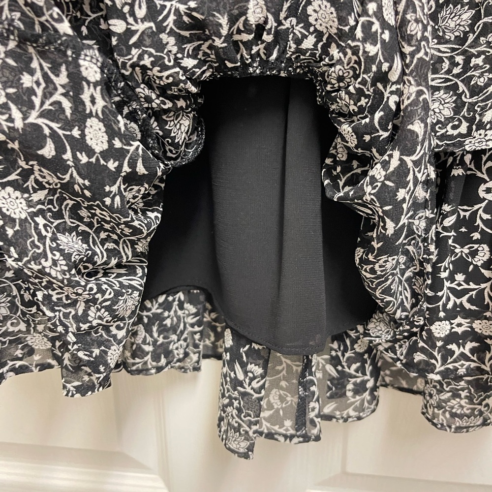 MISA Black and White Mini Skirt - Picture 6 of 9
